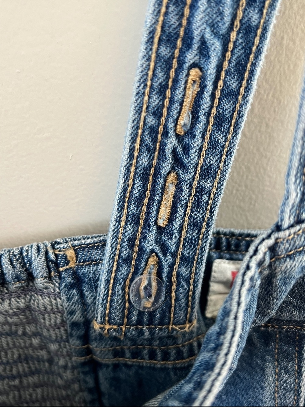 Levi's Blue Denim Button-Front Crop Top - Picture 2 of 4